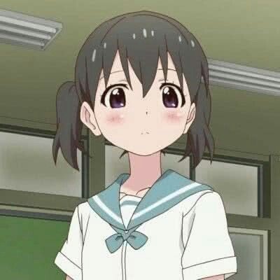 美女COS《巫师3》叶奈法惊艳绝伦 白嫩香肩紫眸勾人